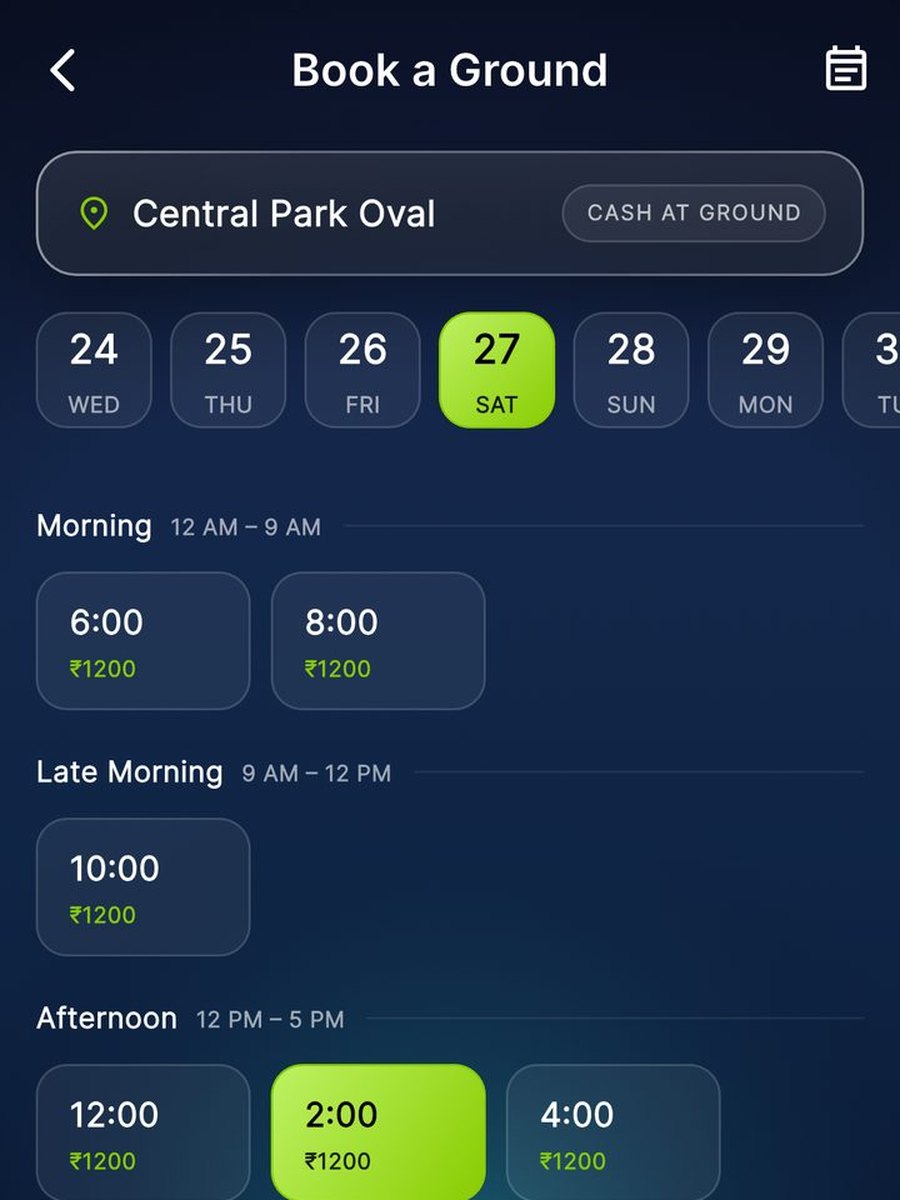 Booking a ground slot on Skipper, with the day, the time, the hourly price and a request button